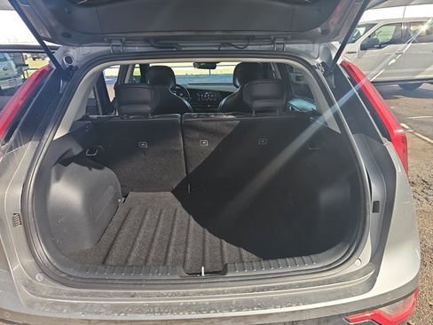 Used 2023 Kia Niro EX Touring image 11
