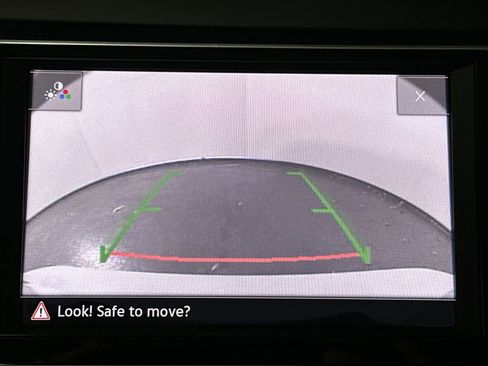 Used 2024 Volkswagen Jetta SE w/ Panoramic Sunroof Package image 17