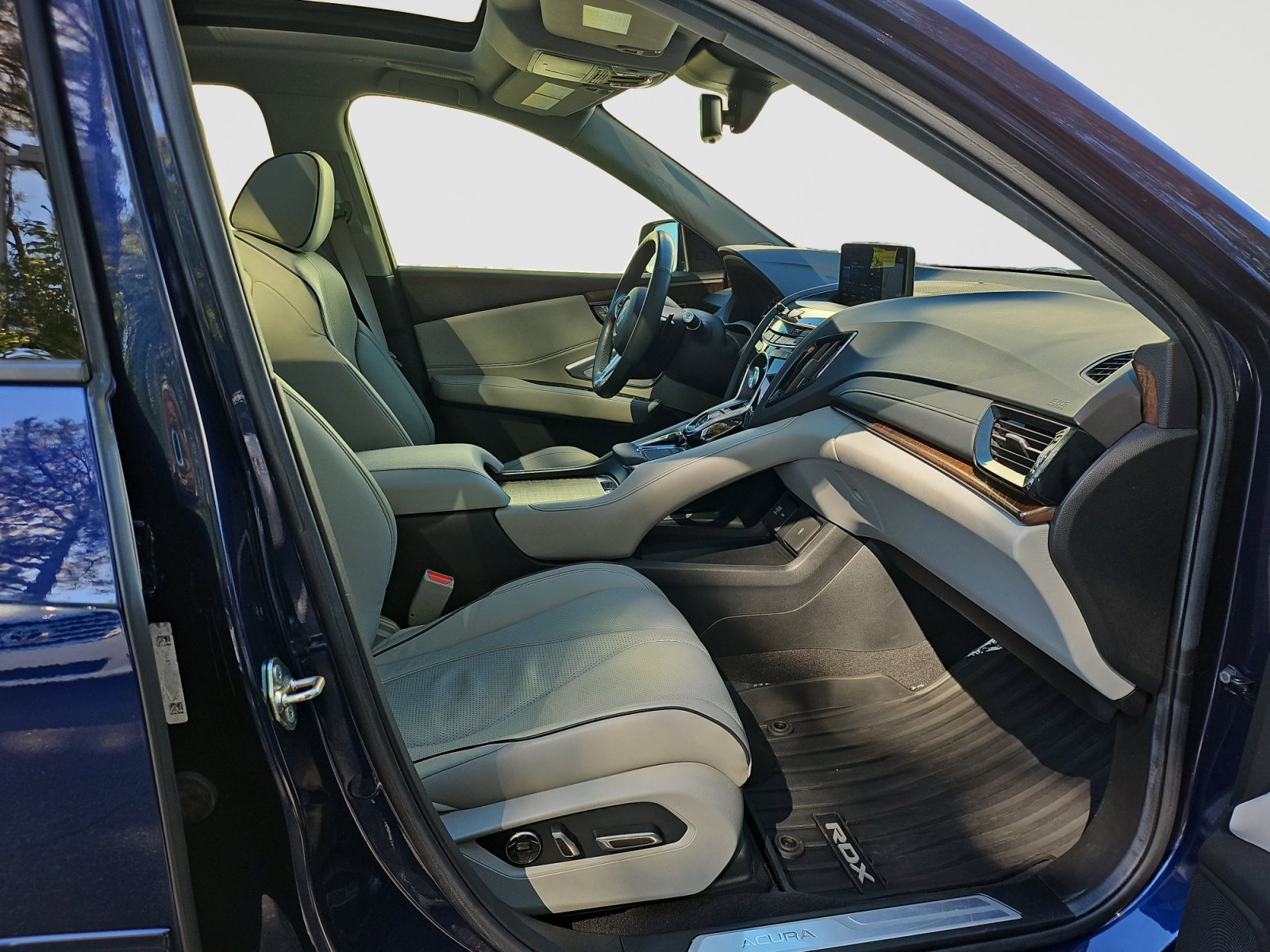 Used 2019 Acura RDX w/ Advance Package AWD/4WD image 15