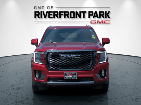 Used 2023 GMC Yukon XL Denali Ultimate AWD/4WD image 8