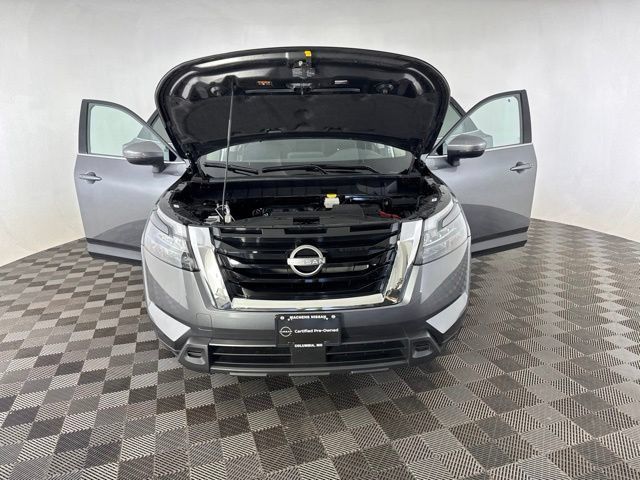 Certified 2025 Nissan Pathfinder SV w/ Cargo Package AWD/4WD image 11
