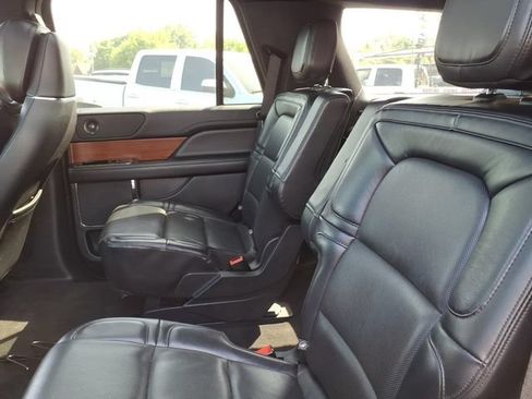 Used 2021 Lincoln Navigator Reserve AWD/4WD image 16