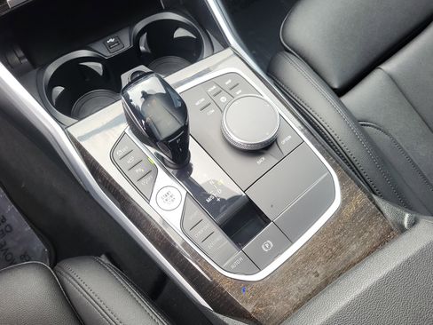 Used 2021 BMW 330i Sedan w/ M Sport Package image 20