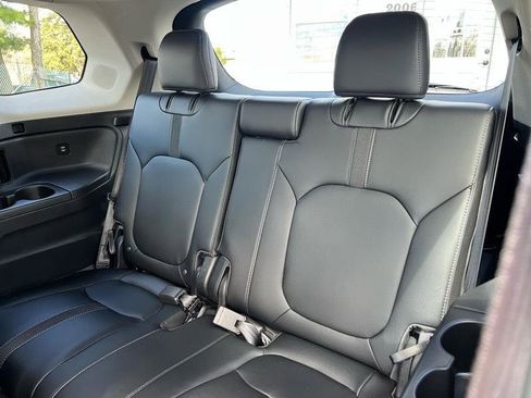 Used 2024 Honda Pilot Touring image 9