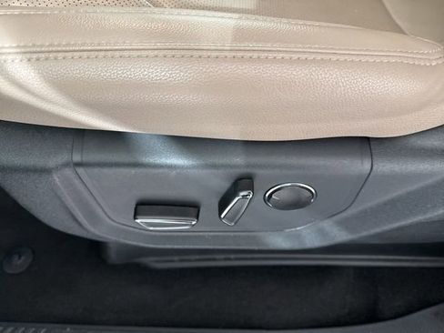 Used 2024 Ford Expedition Limited image 23