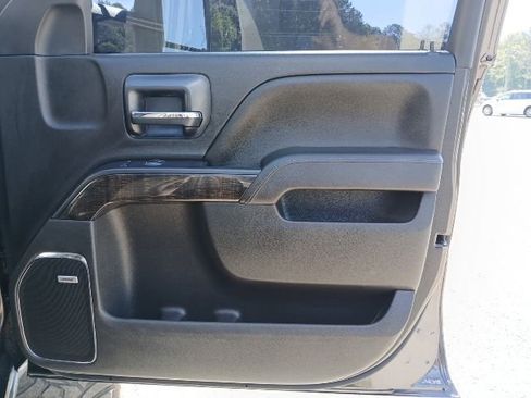 Used 2015 GMC Sierra 2500 Denali w/ Duramax Plus Package AWD/4WD image 32