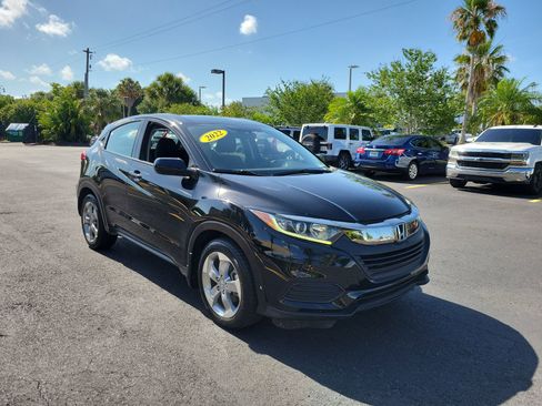 Used 2022 Honda HR-V LX image 2