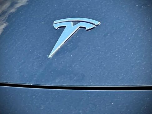 Used 2023 Tesla Model Y Performance AWD/4WD image 4