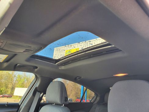 Used 2018 Chevrolet Cruze LT FWD image 14