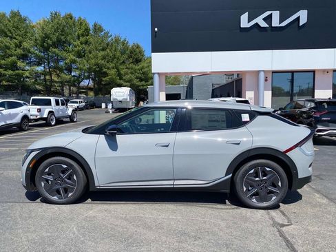 New 2025 Kia EV6 Light w/ Light LR Technology Package image 2