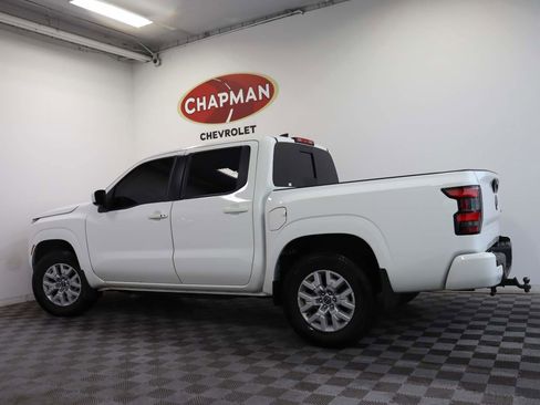 Used 2024 Nissan Frontier SV w/ SV Convenience Package image 3