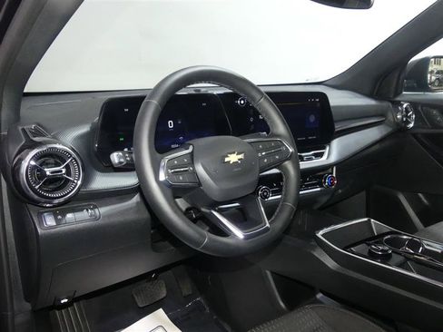 Used 2026 Chevrolet Equinox LT FWD image 23