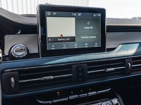 Used 2021 Lincoln Corsair Reserve w/ Equipment Group 201A image 9