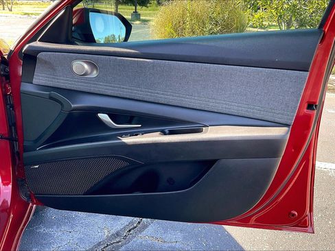 Used 2023 Hyundai Elantra Limited w/ Cargo Package image 21