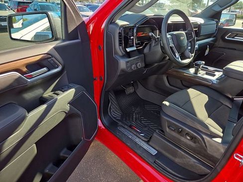 New 2026 Chevrolet Silverado 1500 LT w/ Z71 Off-Road Package AWD/4WD image 9