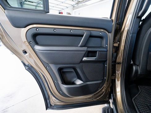 Used 2025 Land Rover Defender 110 X image 55