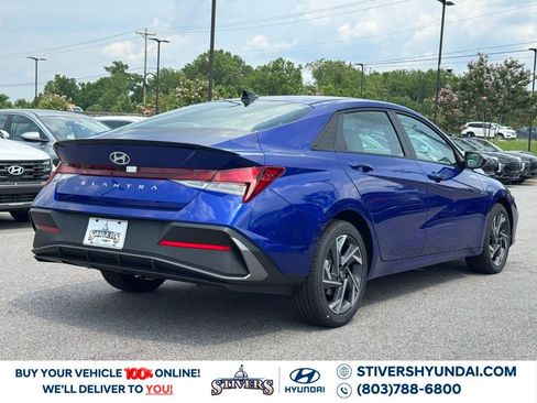 Used 2025 Hyundai Elantra Sport image 13