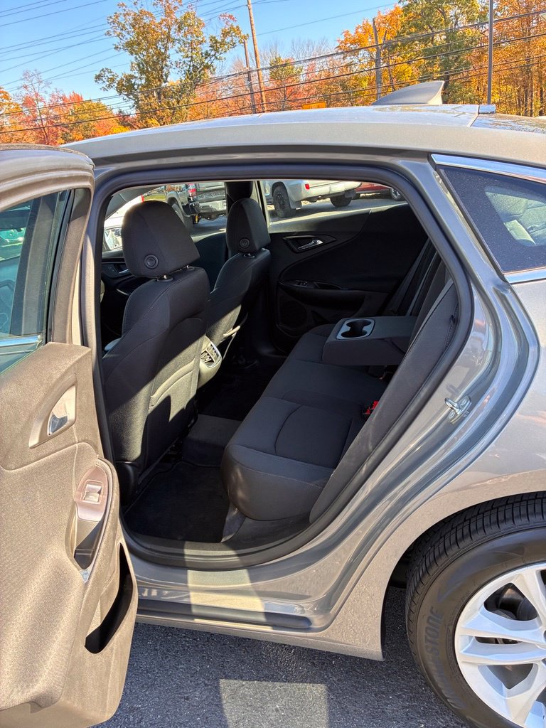 Used 2018 Chevrolet Malibu LT FWD image 24