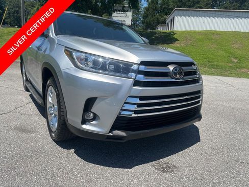 Used 2019 Toyota Highlander Limited AWD/4WD image 1