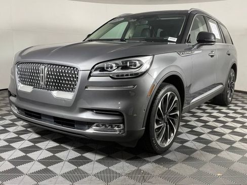 Used 2021 Lincoln Aviator Reserve w/ Equipment Group 202A AWD/4WD image 2