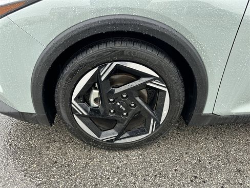 Used 2025 Kia K4 EX image 10