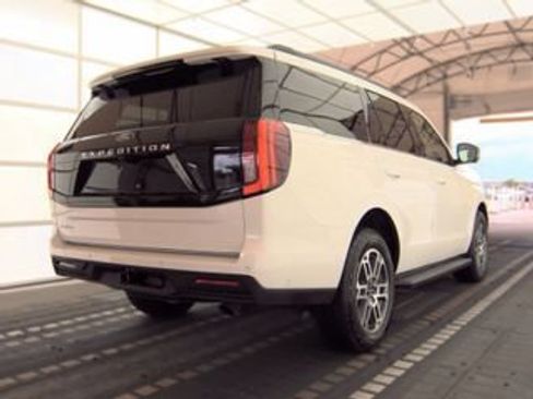 Used 2025 Ford Expedition Active AWD/4WD image 10