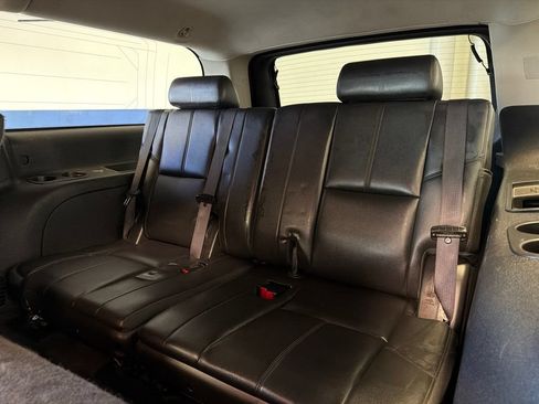 Used 2013 Chevrolet Suburban LT w/ Luxury Package AWD/4WD image 26