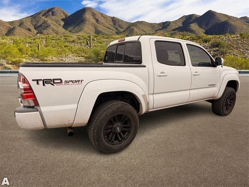Used 2015 Toyota Tacoma PreRunner image 4