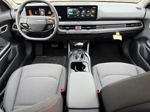 New 2025 Kia K4 LXS image 6