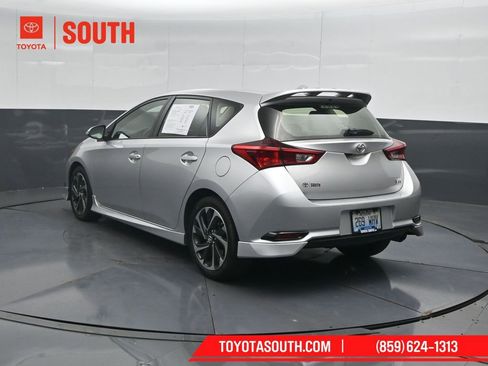 Used 2017 Toyota Corolla iM image 8