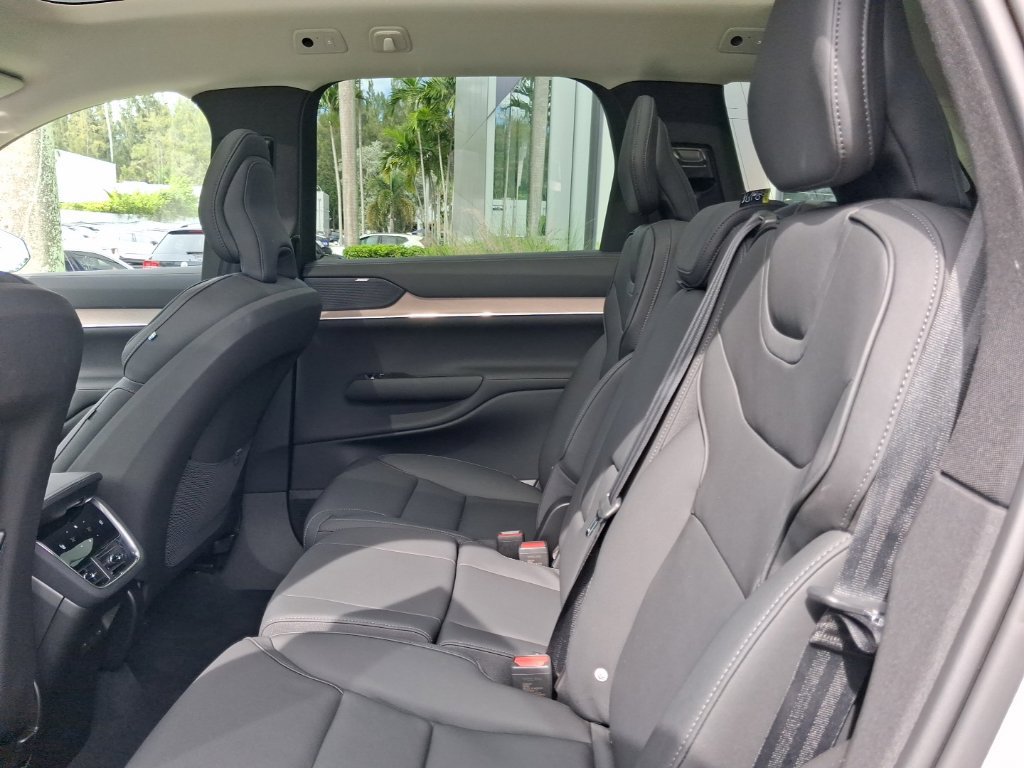 Certified 2025 Volvo EX90 Plus w/ Protection Package Premier AWD/4WD image 8