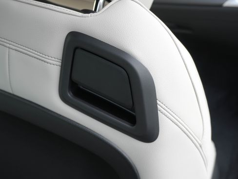 Certified 2025 BMW 230i xDrive Coupe w/ Premium Package image 35