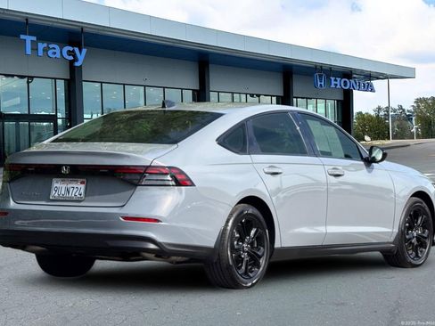 Certified 2025 Honda Accord SE image 6