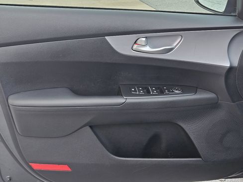 Used 2024 Kia Forte LXS FWD image 17