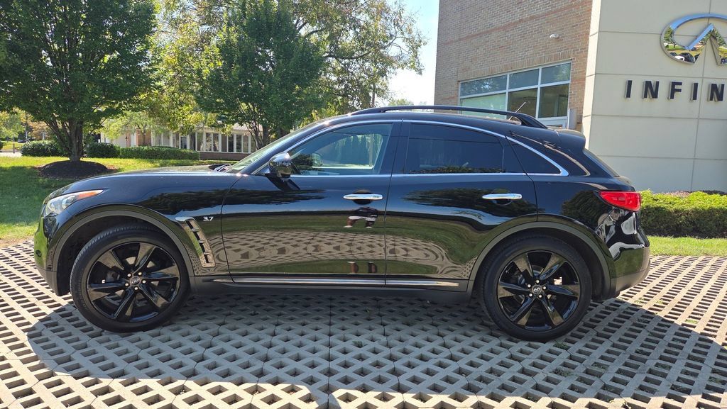Used 2017 INFINITI QX70 AWD w/ Premium Package image 7
