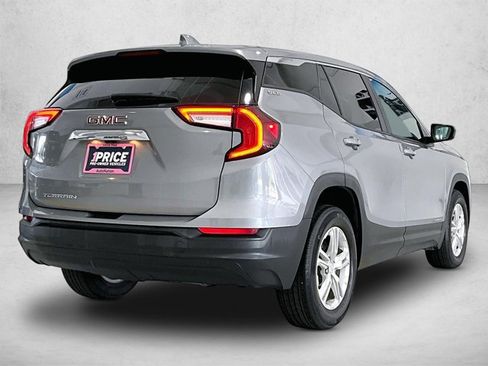 Used 2023 GMC Terrain SLE FWD image 2