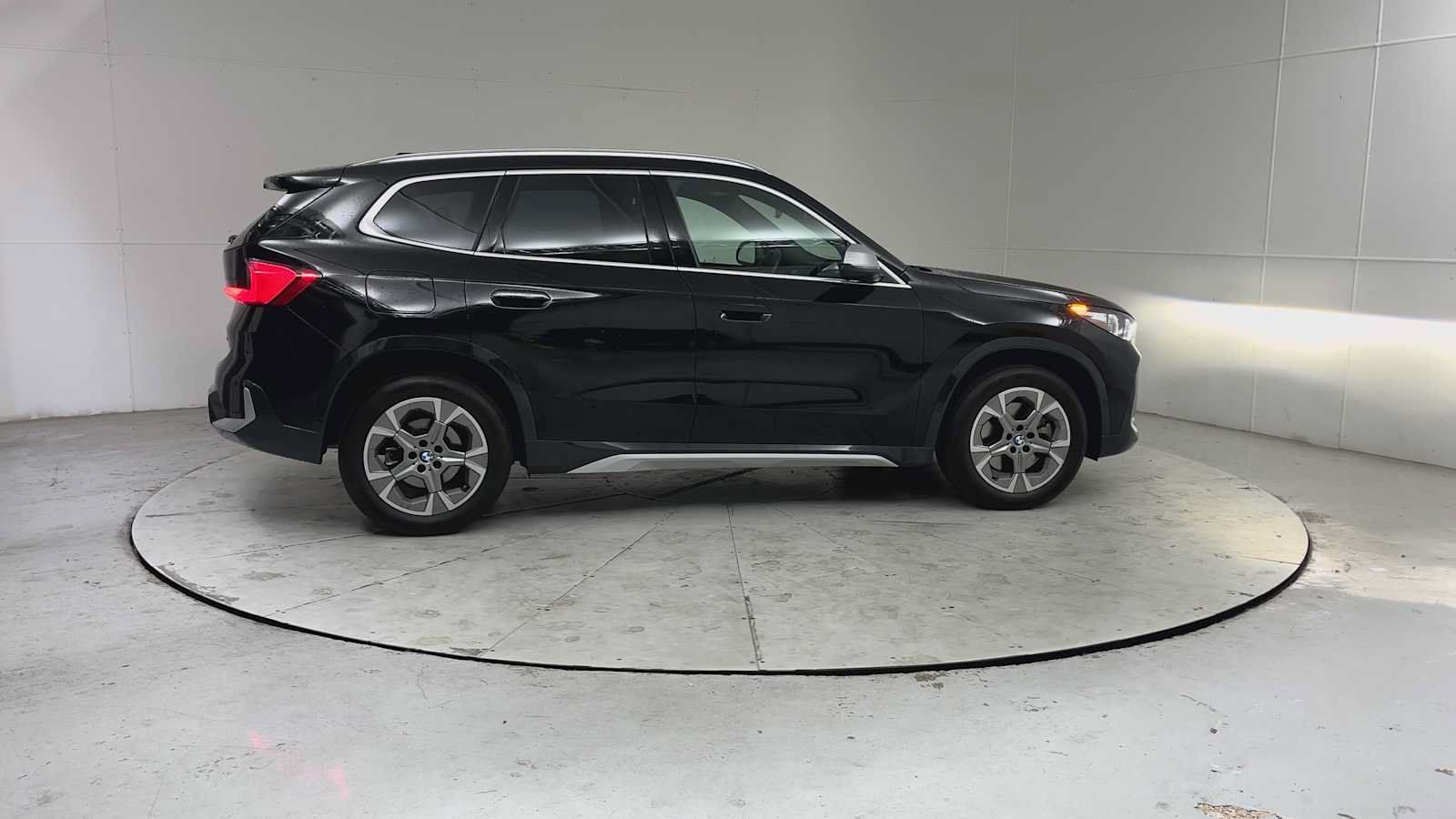 Used 2024 BMW X1 xDrive28i w/ Convenience Package AWD/4WD image 8