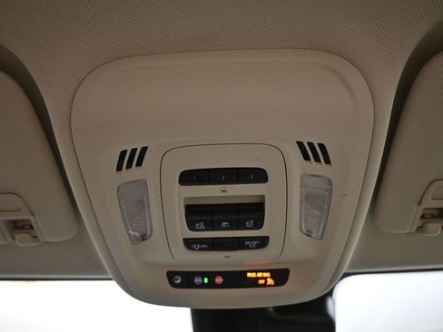 Used 2023 Buick Envision Avenir AWD/4WD image 19