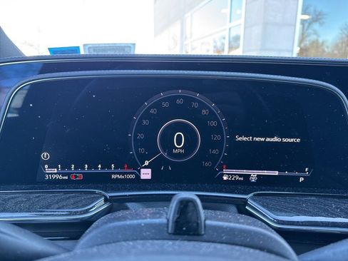 Used 2023 Cadillac Escalade Premium Luxury image 6