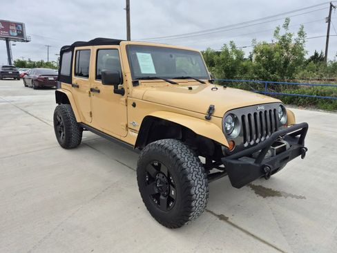 Used 2013 Jeep Wrangler Unlimited Sport AWD/4WD image 4