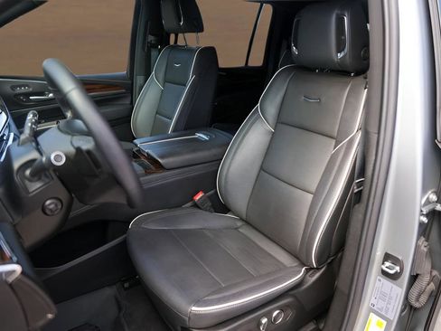 Used 2024 Cadillac Escalade ESV Premium Luxury w/ Performance Package image 7