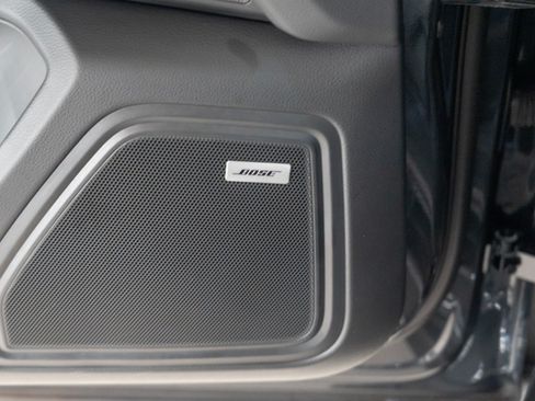 Certified 2026 Porsche Macan AWD/4WD image 18