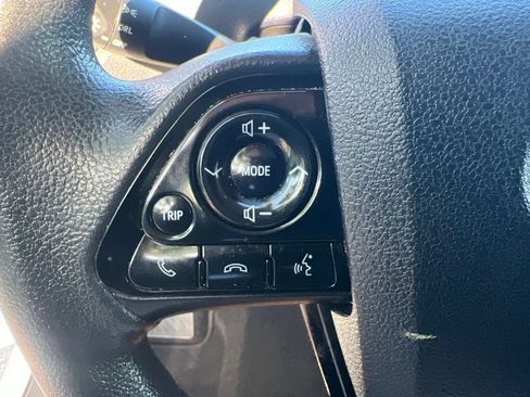 Used 2021 Toyota Prius L Eco FWD image 48