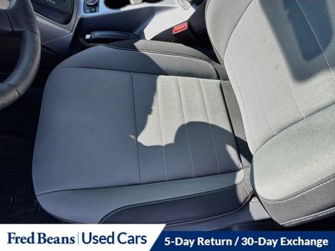 Used 2016 Ford Escape SE w/ SE Cold Weather Package AWD/4WD image 26