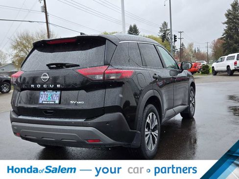 Used 2023 Nissan Rogue SV w/ SV Premium Package image 4