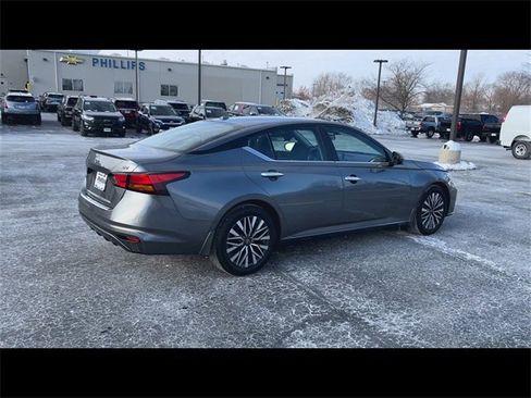 Used 2023 Nissan Altima 2.5 SV image 8