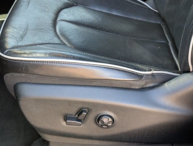 Used 2019 Chrysler Pacifica Limited w/ Advanced Safetytec Group FWD image 14