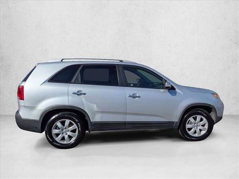 Used 2013 Kia Sorento LX FWD image 4
