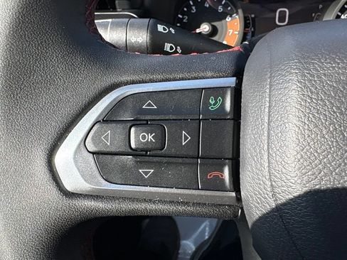 Used 2025 Jeep Compass Trailhawk AWD/4WD image 21