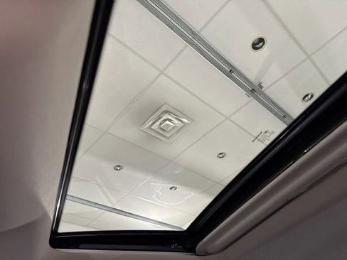 Used 2019 Nissan Altima 2.5 SR w/ SR Premium Package image 25